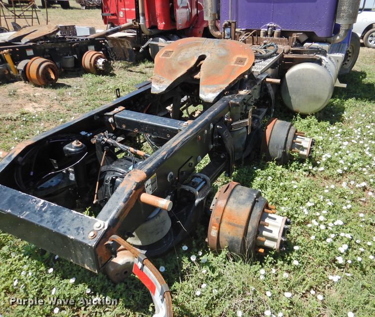 image for item DI0204 2013 Peterbilt 388  semi truck