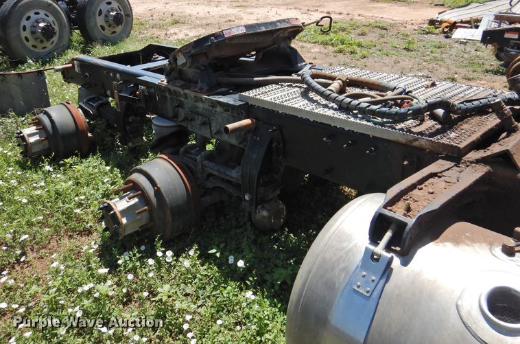 image for item DI0204 2013 Peterbilt 388  semi truck