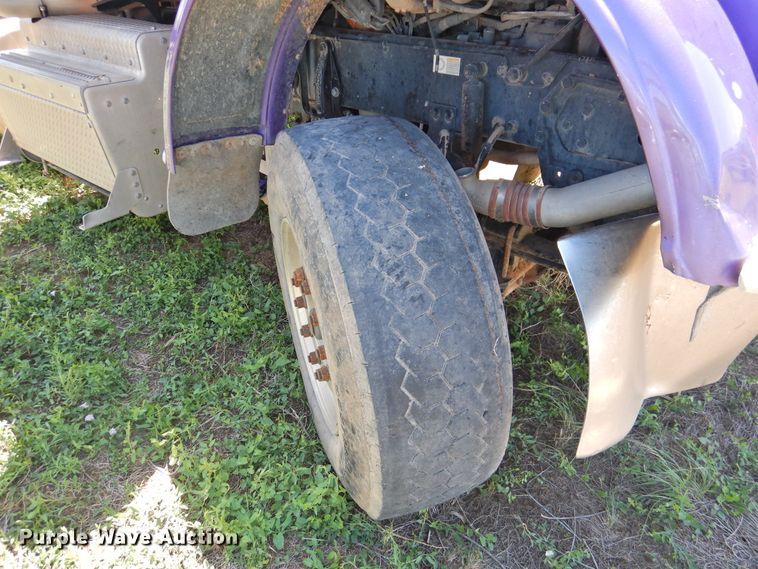 image for item DI0204 2013 Peterbilt 388  semi truck