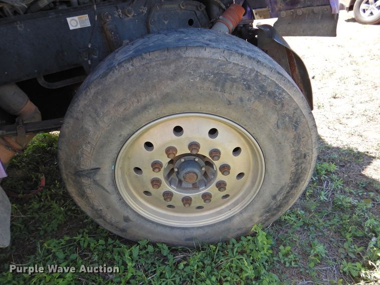 image for item DI0204 2013 Peterbilt 388  semi truck