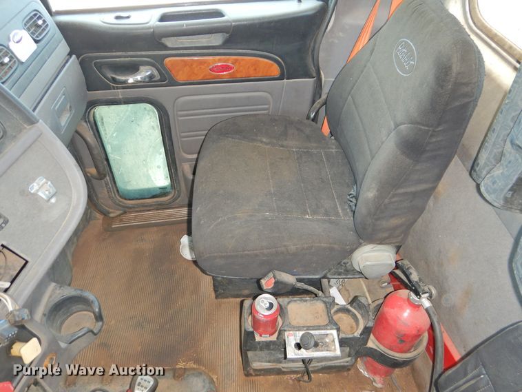 image for item DI0205 2011 Peterbilt 388 semi truck