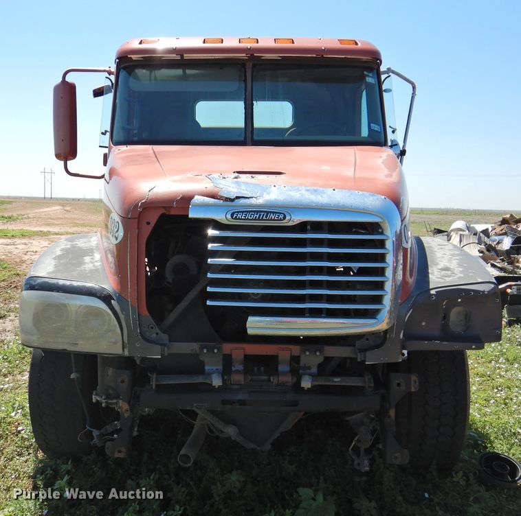 image for item DI0206 2007 Freightliner ST12  semi truck