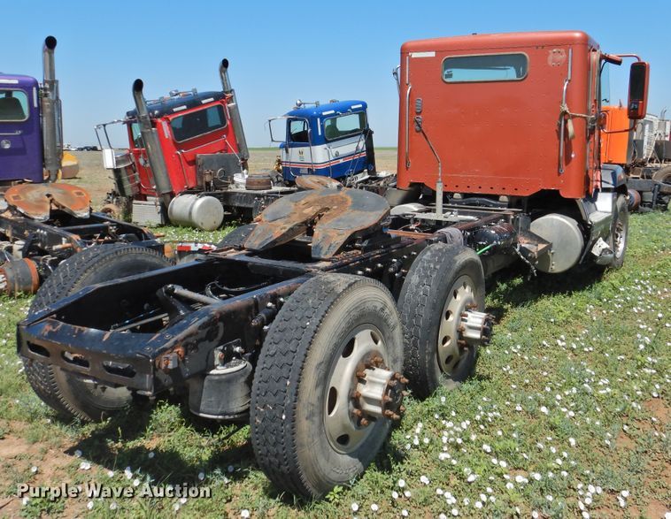 image for item DI0206 2007 Freightliner ST12  semi truck