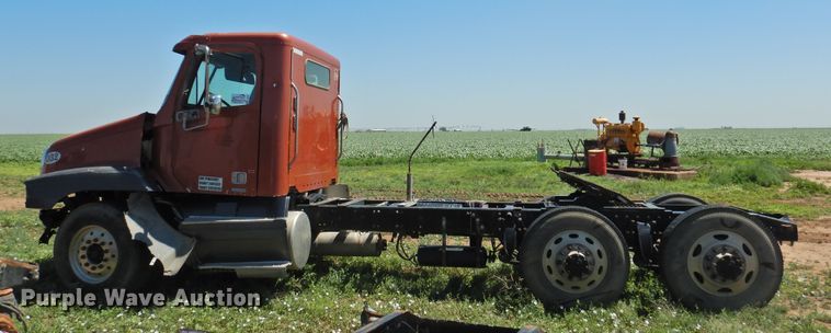 image for item DI0206 2007 Freightliner ST12  semi truck