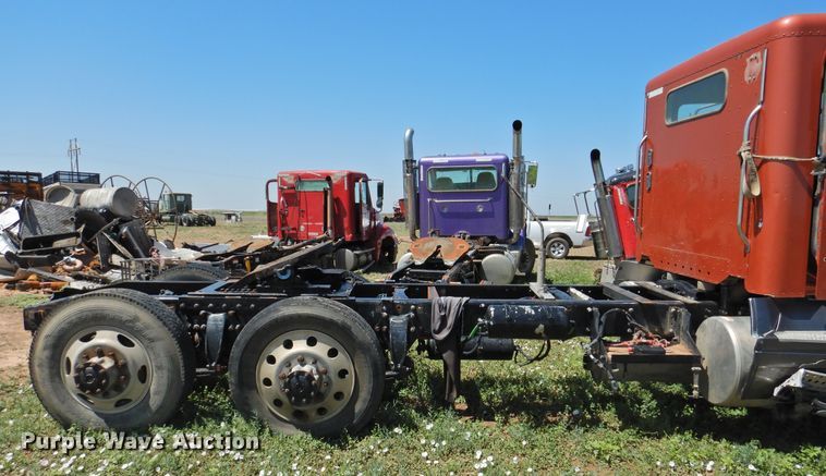 image for item DI0206 2007 Freightliner ST12  semi truck