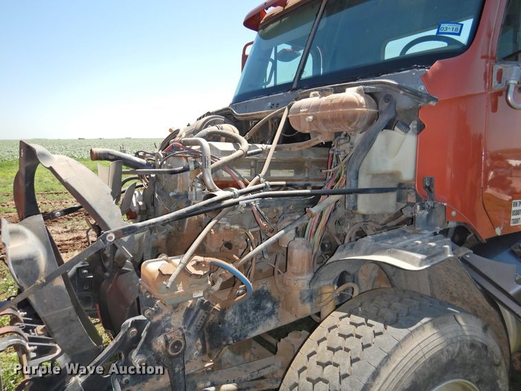 image for item DI0206 2007 Freightliner ST12  semi truck