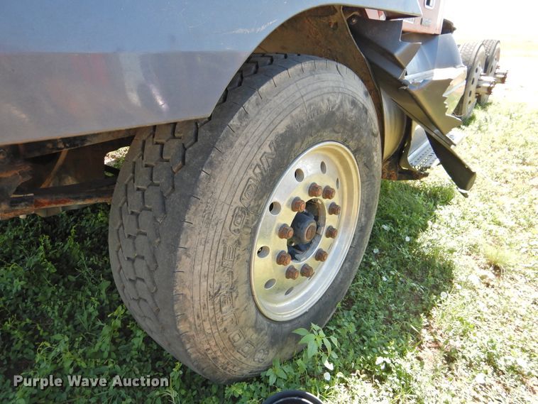 image for item DI0206 2007 Freightliner ST12  semi truck