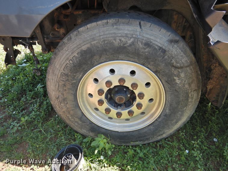 image for item DI0206 2007 Freightliner ST12  semi truck