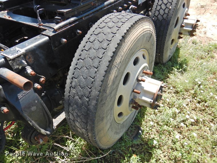 image for item DI0206 2007 Freightliner ST12  semi truck