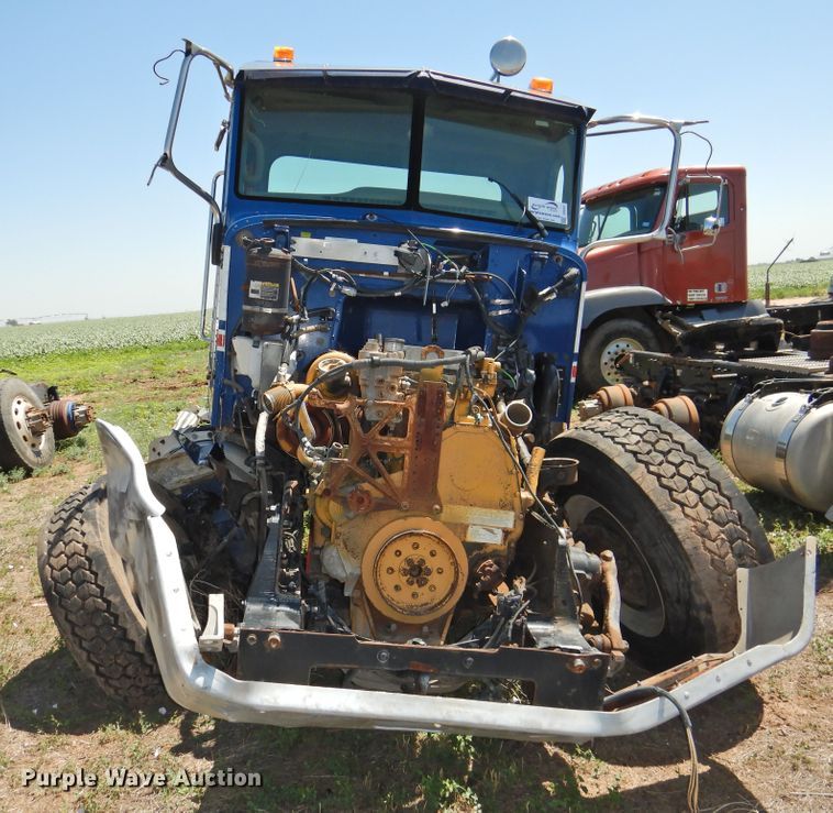 image for item DI0207 2007 Peterbilt 385  semi truck