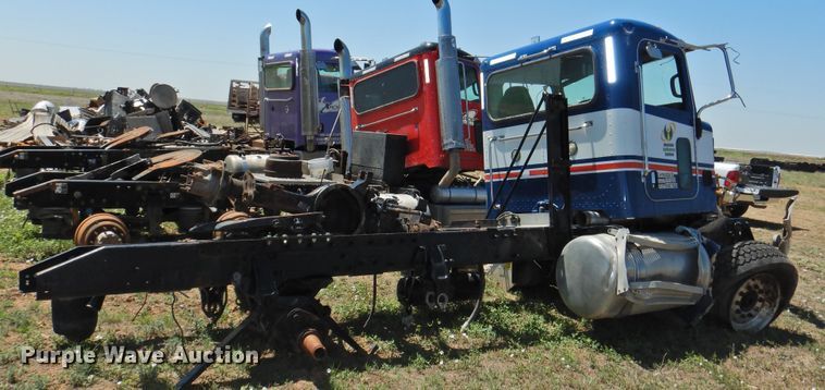 image for item DI0207 2007 Peterbilt 385  semi truck