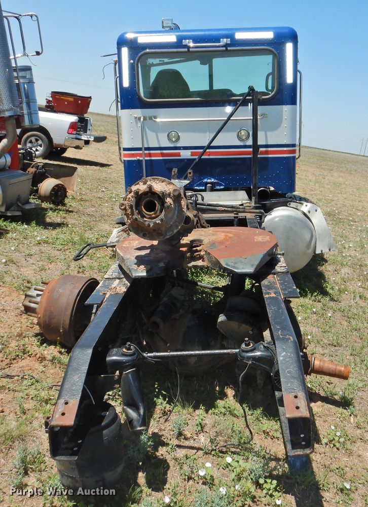 image for item DI0207 2007 Peterbilt 385  semi truck