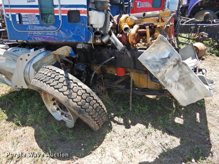 image for item DI0207 2007 Peterbilt 385  semi truck