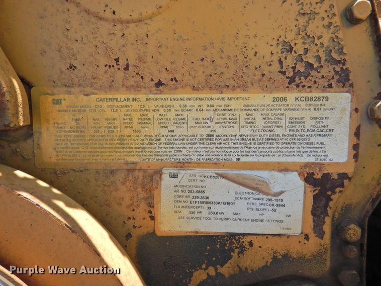 image for item DI0207 2007 Peterbilt 385  semi truck