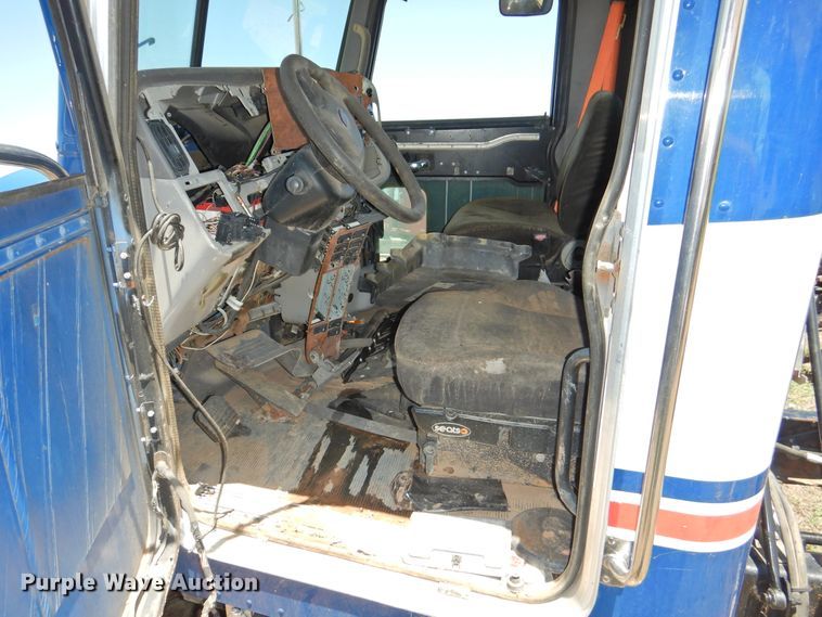 image for item DI0207 2007 Peterbilt 385  semi truck