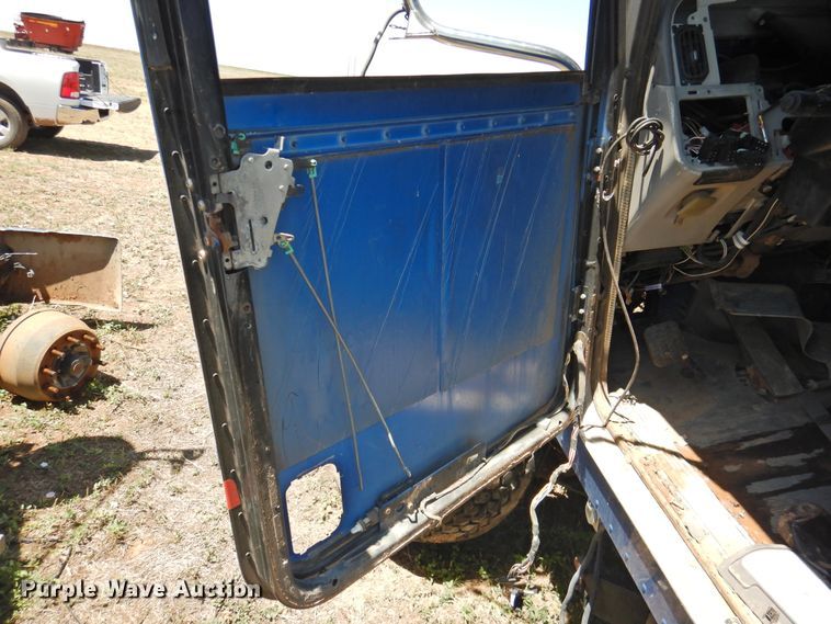 image for item DI0207 2007 Peterbilt 385  semi truck