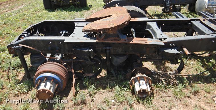 image for item DI0208 2010 Peterbilt 384  semi truck