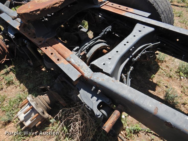 image for item DI0208 2010 Peterbilt 384  semi truck