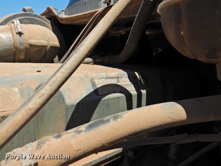 image for item DI0212 2005 Freightliner Columbia 120  semi truck