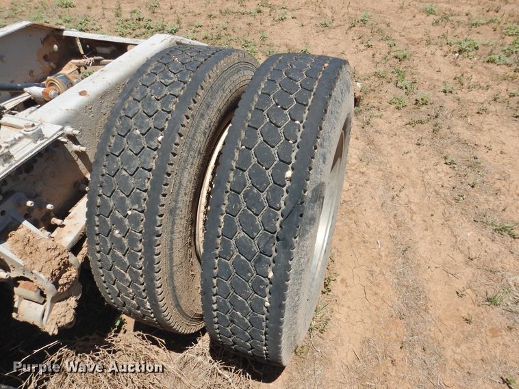 image for item DI0214 2006 Volvo VNL  semi truck