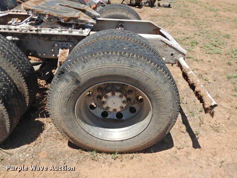 image for item DI0214 2006 Volvo VNL  semi truck