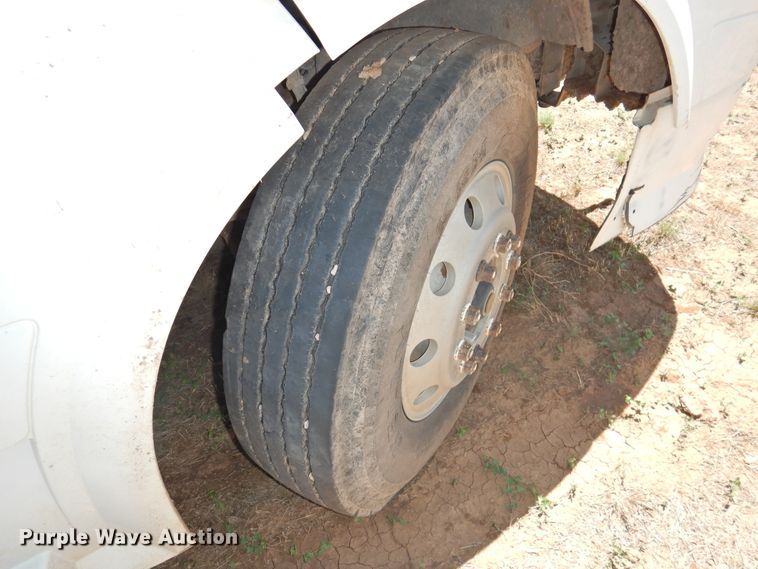 image for item DI0214 2006 Volvo VNL  semi truck