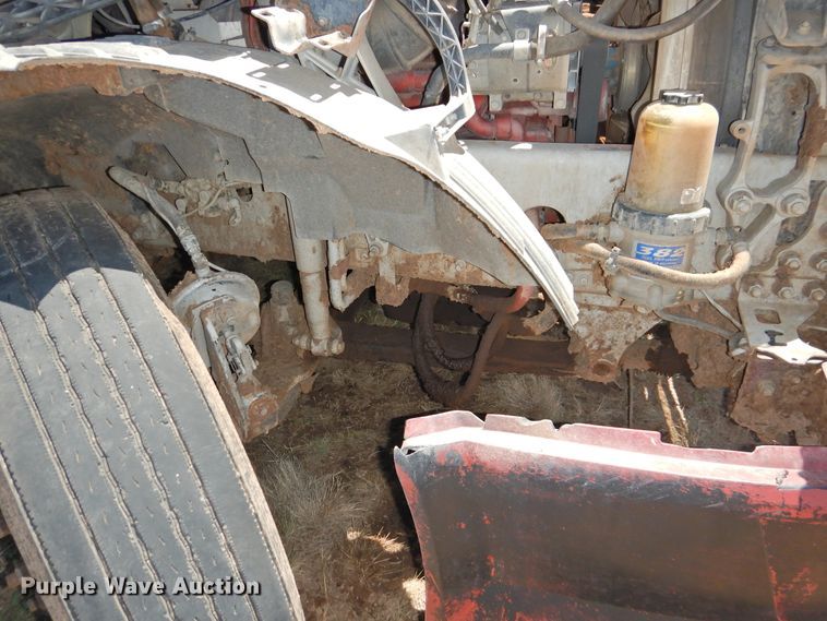 image for item DI0215 2010 Volvo VNL  semi truck