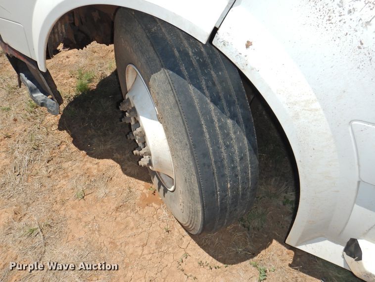 image for item DI0215 2010 Volvo VNL  semi truck