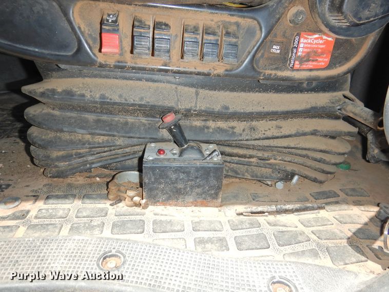 image for item DI0215 2010 Volvo VNL  semi truck