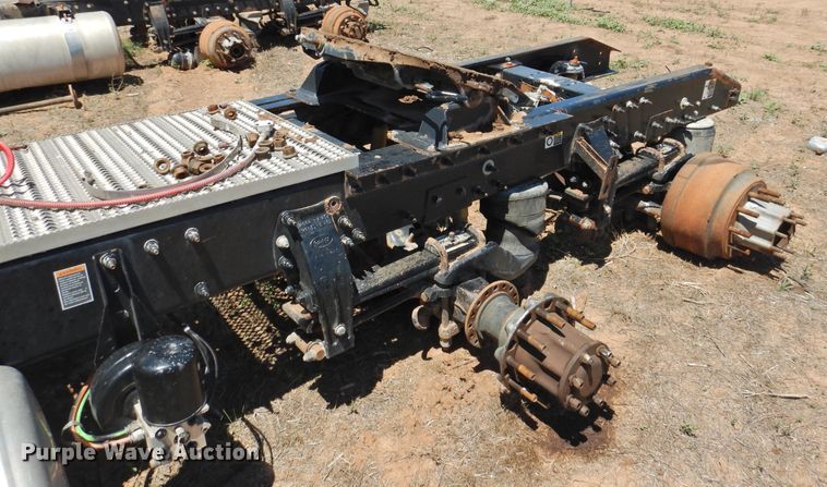 image for item DI0217 2011 Peterbilt 388  semi truck