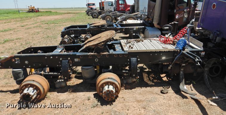 image for item DI0217 2011 Peterbilt 388  semi truck