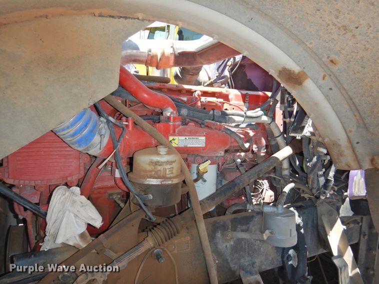 image for item DI0217 2011 Peterbilt 388  semi truck