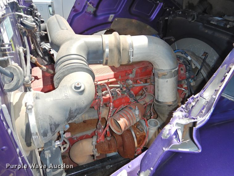 image for item DI0217 2011 Peterbilt 388  semi truck