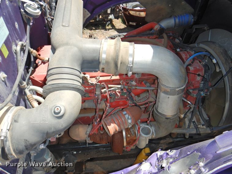 image for item DI0217 2011 Peterbilt 388  semi truck