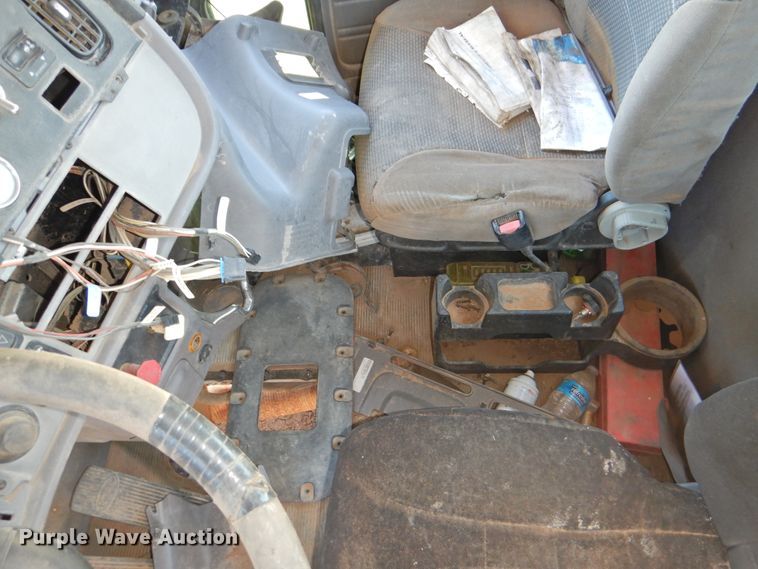 image for item DI0217 2011 Peterbilt 388  semi truck