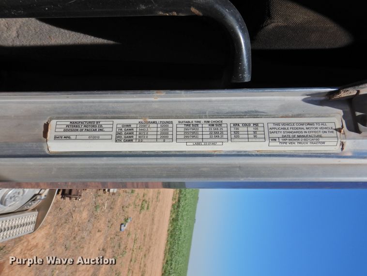 image for item DI0217 2011 Peterbilt 388  semi truck