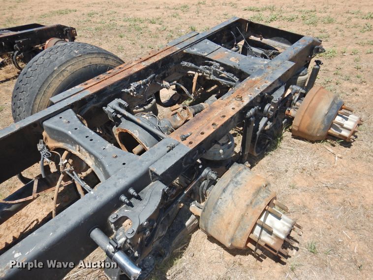 image for item DI0219 2010 Peterbilt 384  semi truck