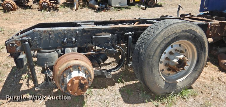 image for item DI0219 2010 Peterbilt 384  semi truck