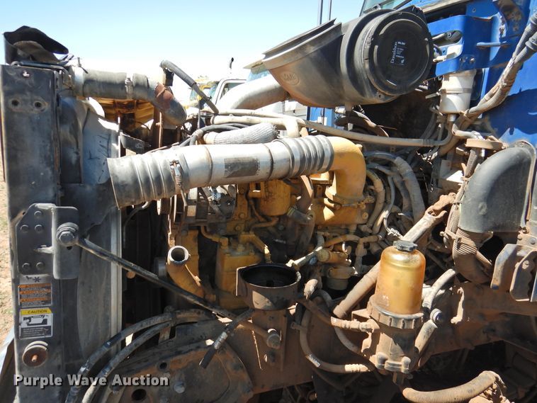 image for item DI0220 2009 Peterbilt 384  semi truck