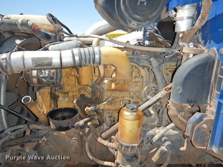 image for item DI0220 2009 Peterbilt 384  semi truck