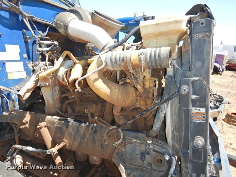 image for item DI0220 2009 Peterbilt 384  semi truck