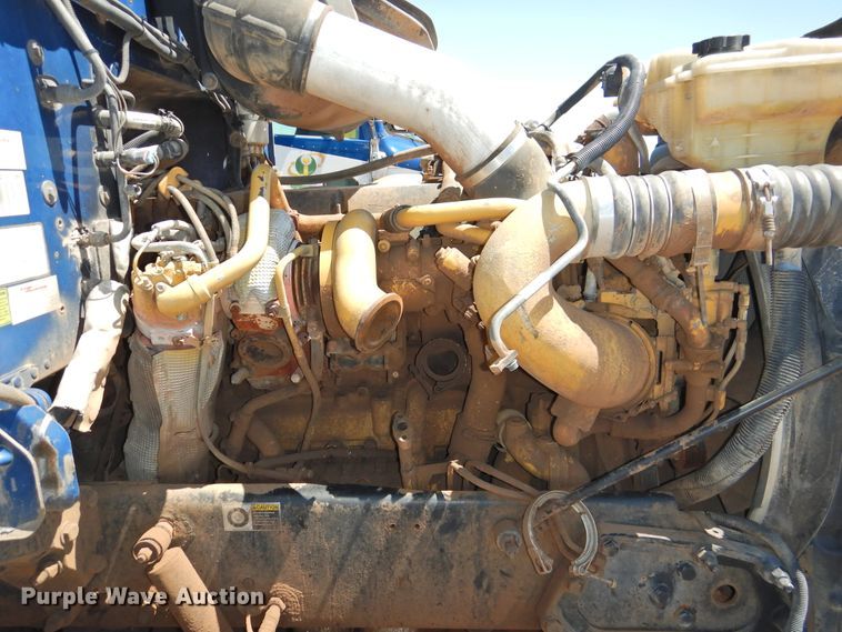 image for item DI0220 2009 Peterbilt 384  semi truck