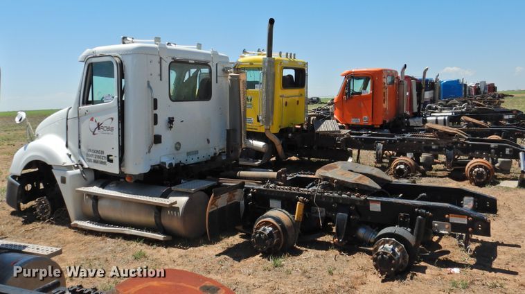 image for item DI0222 2007 Freightliner Columbia 120  semi truck