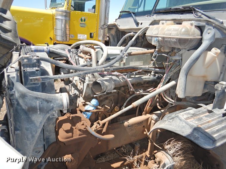 image for item DI0222 2007 Freightliner Columbia 120  semi truck