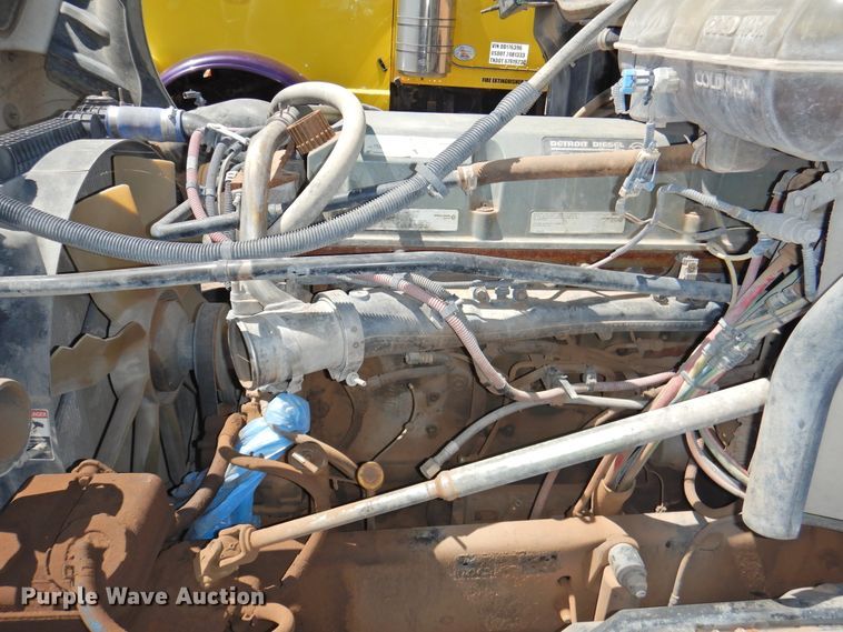 image for item DI0222 2007 Freightliner Columbia 120  semi truck