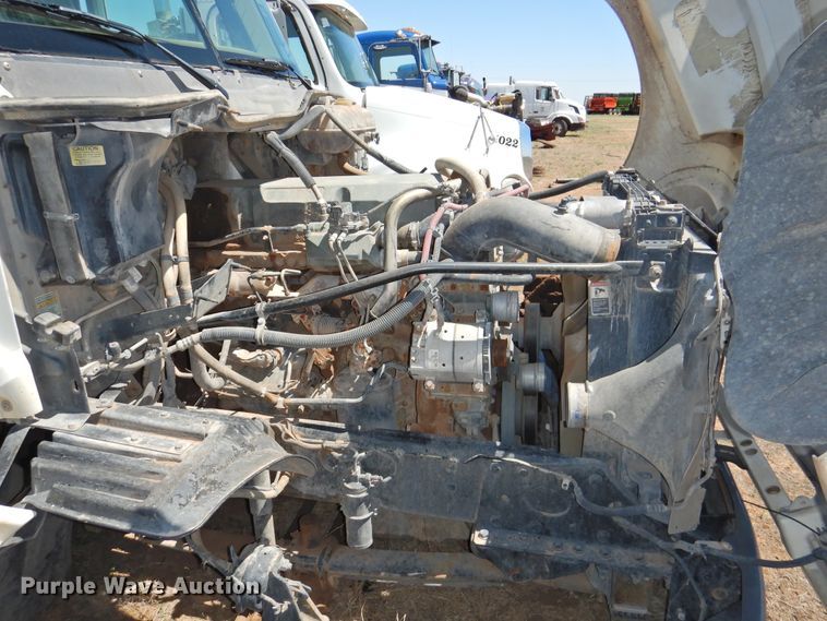 image for item DI0222 2007 Freightliner Columbia 120  semi truck