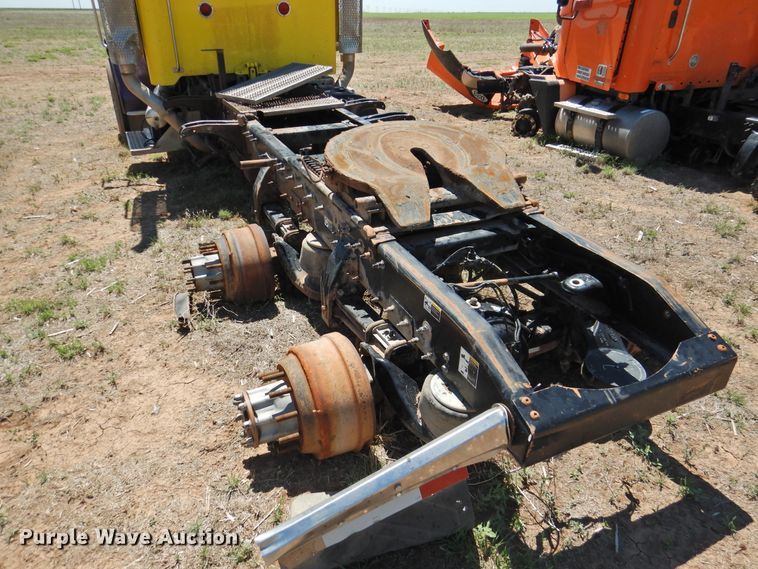 image for item DI0223 2013 Peterbilt 389  semi truck