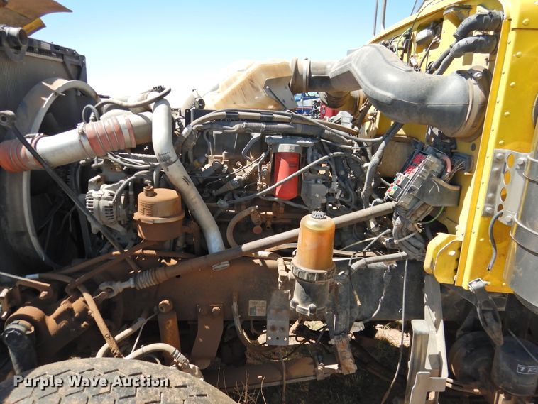 image for item DI0223 2013 Peterbilt 389  semi truck