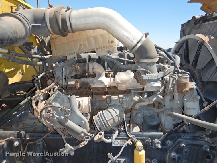 image for item DI0223 2013 Peterbilt 389  semi truck