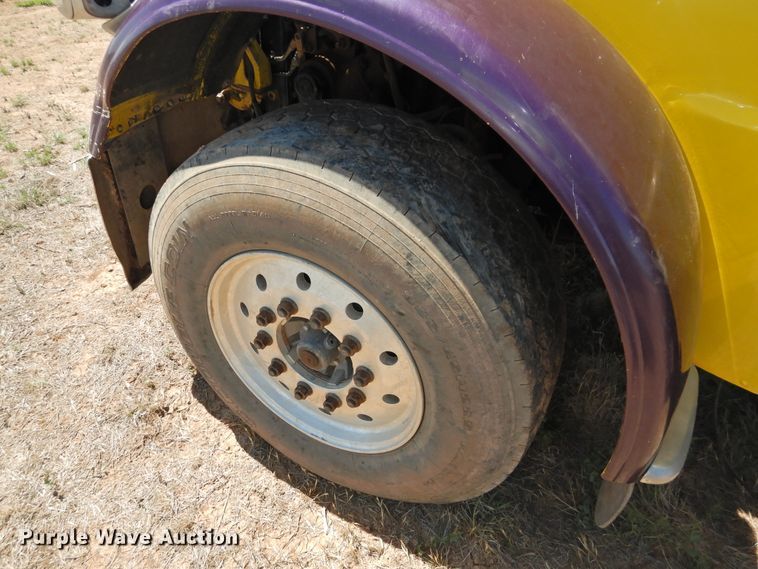 image for item DI0223 2013 Peterbilt 389  semi truck